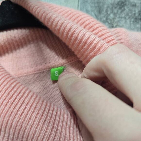 Sea Island Vintage Cashmere Soft Pink Turtleneck Sweater - Picture 4 of 5